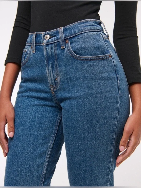 Abercrombie Curve Love Mid Rise 90s Straight Jean Dark Blue, Size 31 Short - Picture 5 of 10